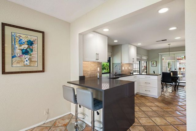 127 Avellino Circle, Palm Desert, CA 92211