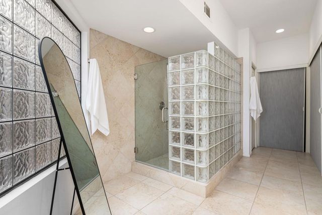 127 Avellino Circle, Palm Desert, CA 92211