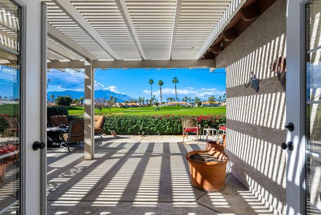 127 Avellino Circle, Palm Desert, CA 92211