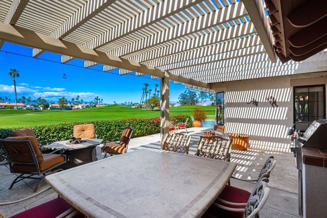 127 Avellino Circle, Palm Desert, CA 92211