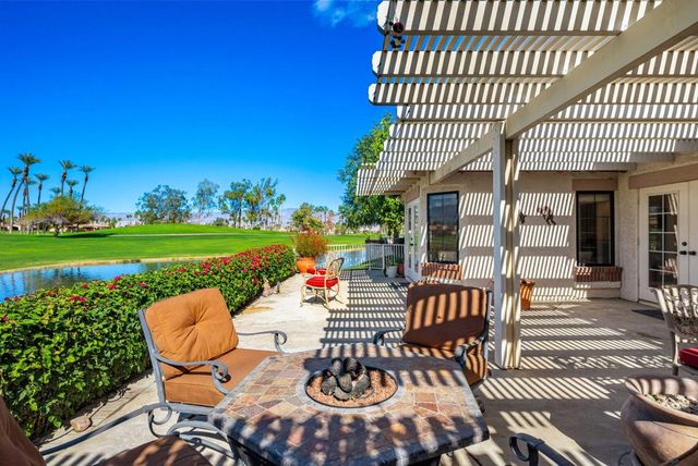 127 Avellino Circle, Palm Desert, CA 92211