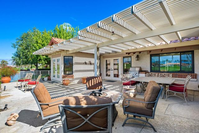 127 Avellino Circle, Palm Desert, CA 92211