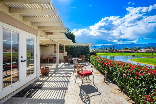 127 Avellino Circle, Palm Desert, CA 92211