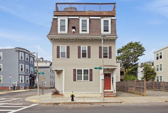 194 E St A, Boston, MA 02127