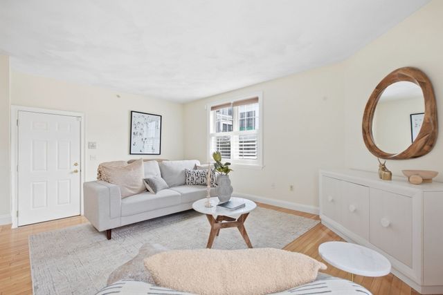 194 E St A, Boston, MA 02127
