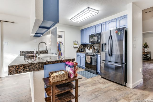 104 Whippoorwill Ct, Boerne, TX 78006