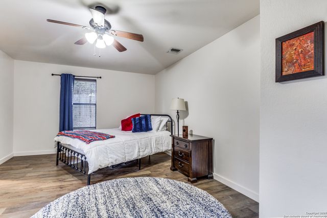 104 Whippoorwill Ct, Boerne, TX 78006