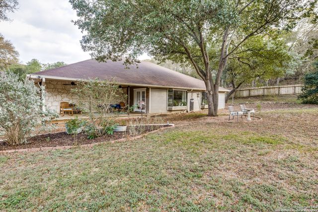 104 Whippoorwill Ct, Boerne, TX 78006