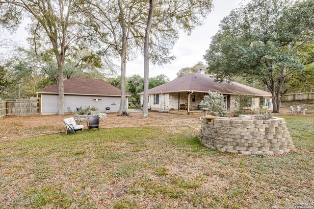 104 Whippoorwill Ct, Boerne, TX 78006