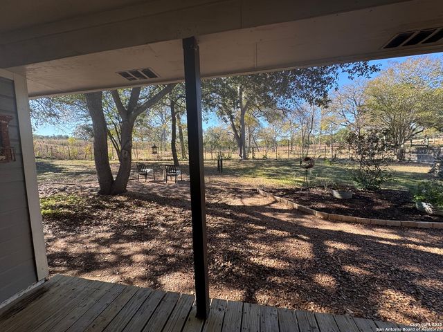 104 Whippoorwill Ct, Boerne, TX 78006