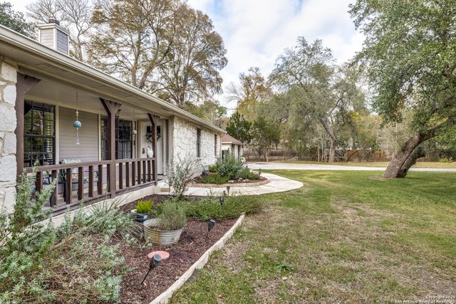 104 Whippoorwill Ct, Boerne, TX 78006