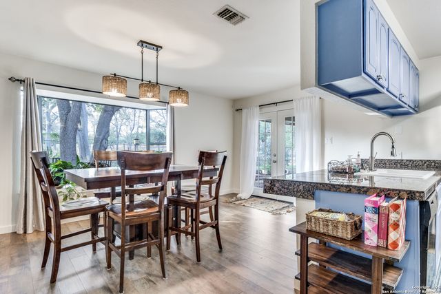 104 Whippoorwill Ct, Boerne, TX 78006