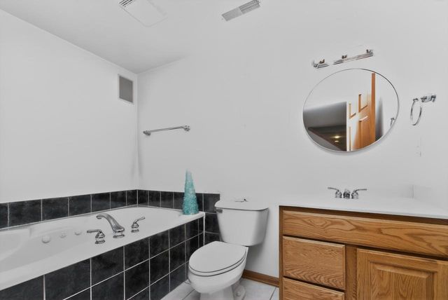 731 Hidden View COURT, Slinger, WI 53086