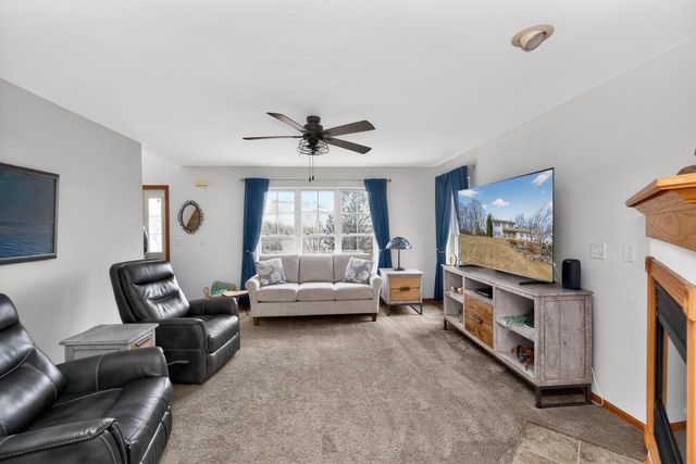 731 Hidden View COURT, Slinger, WI 53086