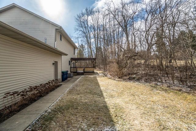 731 Hidden View COURT, Slinger, WI 53086