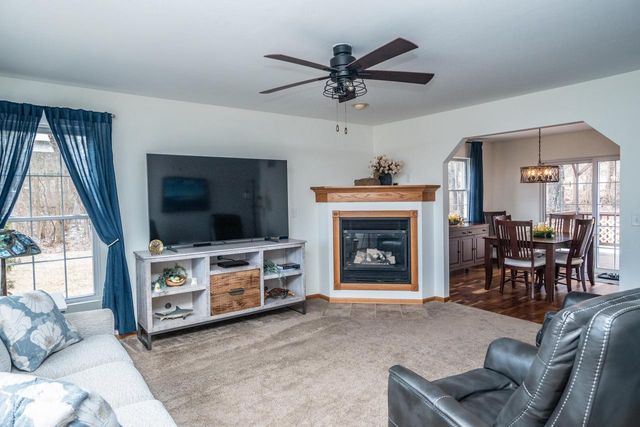 731 Hidden View COURT, Slinger, WI 53086