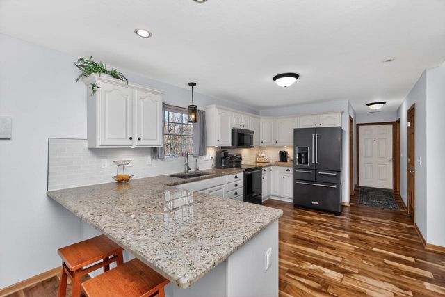 731 Hidden View COURT, Slinger, WI 53086