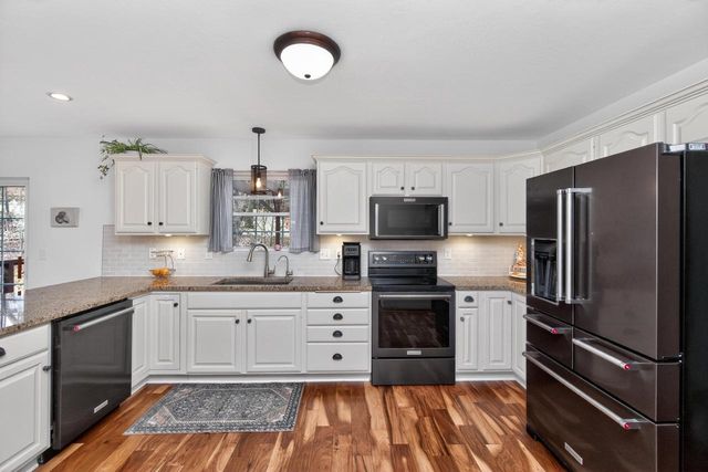 731 Hidden View COURT, Slinger, WI 53086