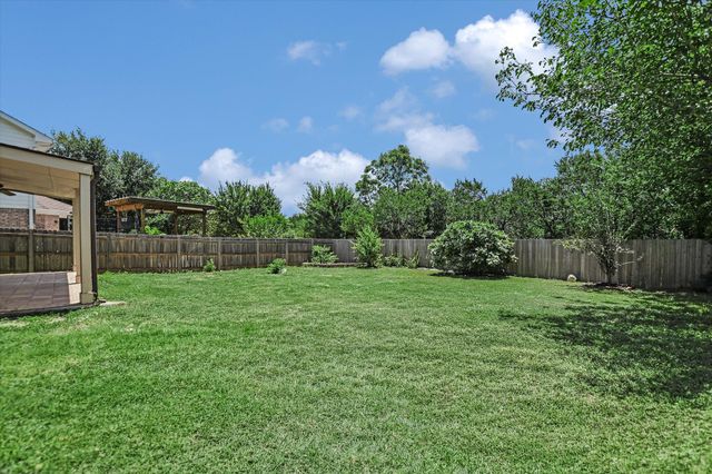 8111 Hawick DR, Round Rock, TX 78681