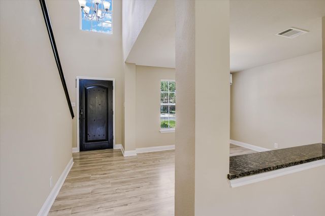 8111 Hawick DR, Round Rock, TX 78681