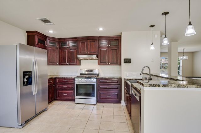 8111 Hawick DR, Round Rock, TX 78681