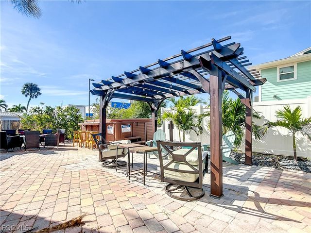 217 Miramar ST, Fort Myers Beach, FL 33931