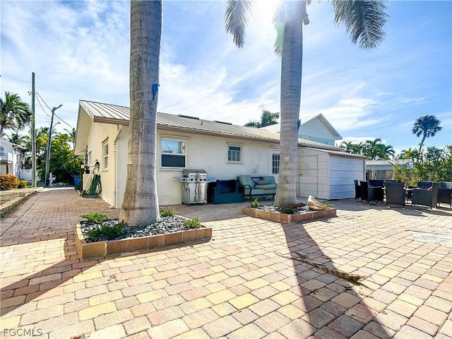 217 Miramar ST, Fort Myers Beach, FL 33931