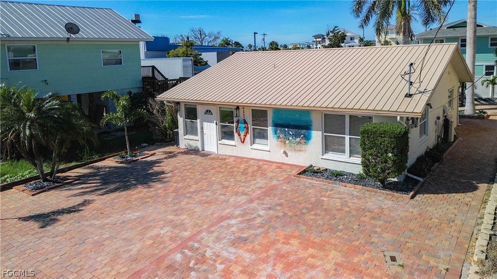 217 Miramar ST, Fort Myers Beach, FL 33931