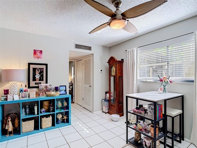 11805 RAINTREE LAKE LN B, Temple Terrace, FL 33617