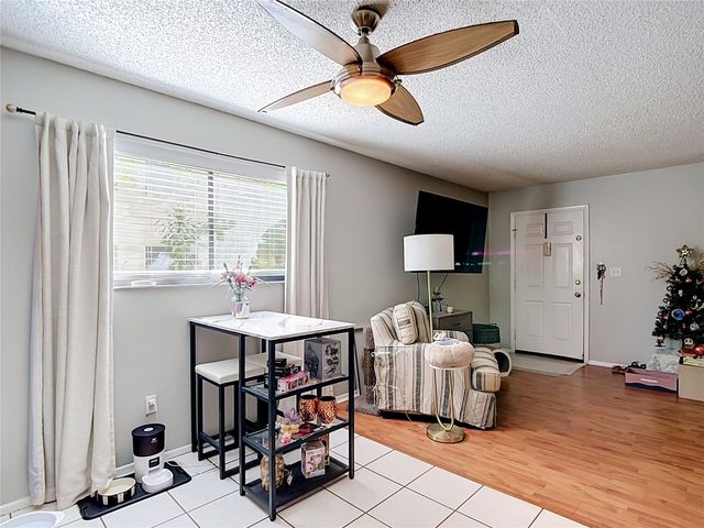 11805 RAINTREE LAKE LN B, Temple Terrace, FL 33617