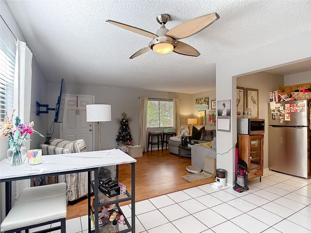 11805 RAINTREE LAKE LN B, Temple Terrace, FL 33617