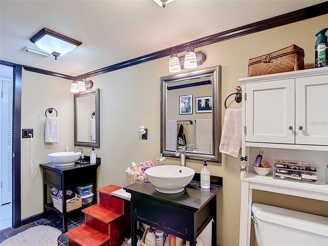 11805 RAINTREE LAKE LN B, Temple Terrace, FL 33617