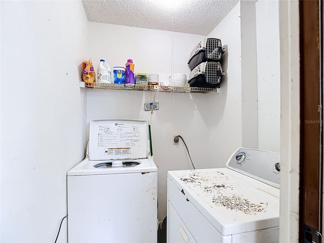 11805 RAINTREE LAKE LN B, Temple Terrace, FL 33617