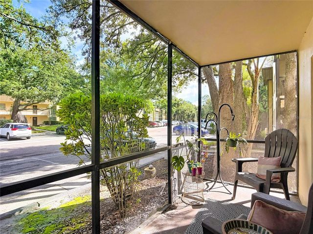 11805 RAINTREE LAKE LN B, Temple Terrace, FL 33617