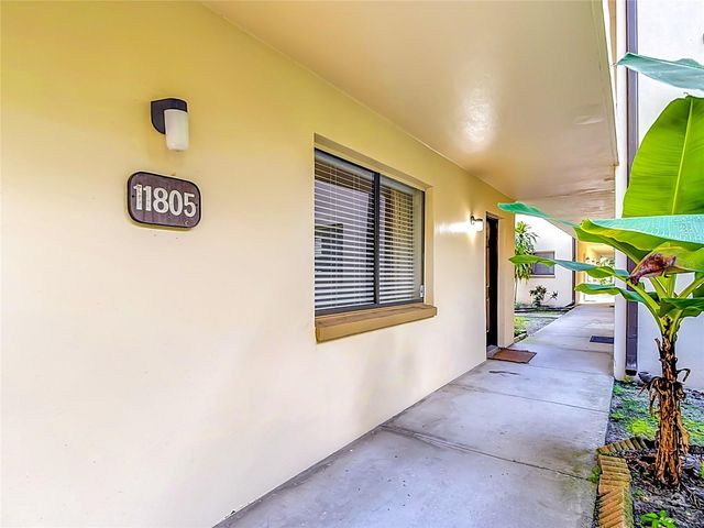 11805 RAINTREE LAKE LN B, Temple Terrace, FL 33617