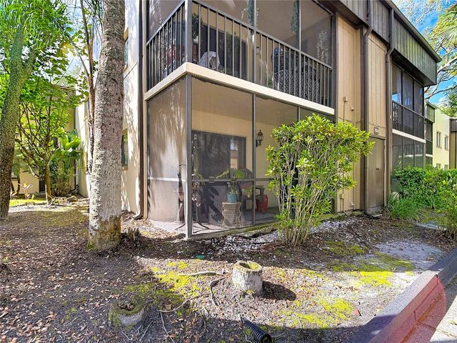 11805 RAINTREE LAKE LN B, Temple Terrace, FL 33617