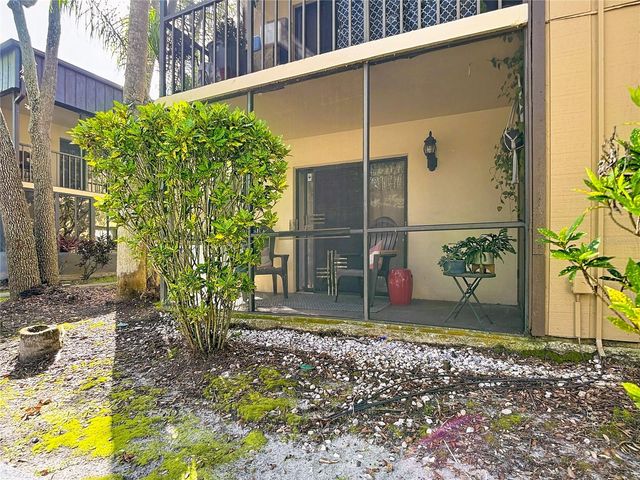 11805 RAINTREE LAKE LN B, Temple Terrace, FL 33617