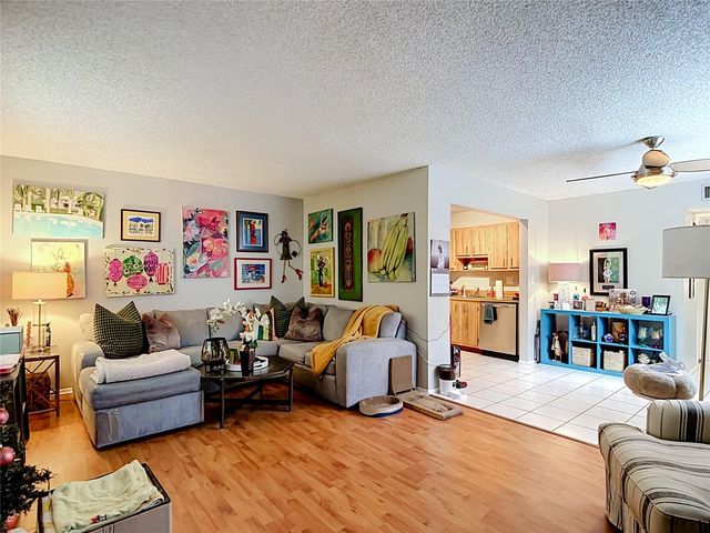 11805 RAINTREE LAKE LN B, Temple Terrace, FL 33617