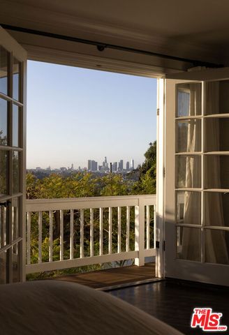 2558 Glendower Avenue, Los Angeles, CA 90027