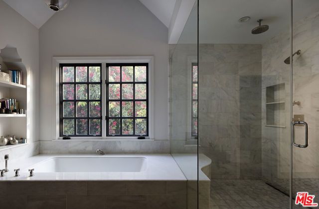 2558 Glendower Avenue, Los Angeles, CA 90027