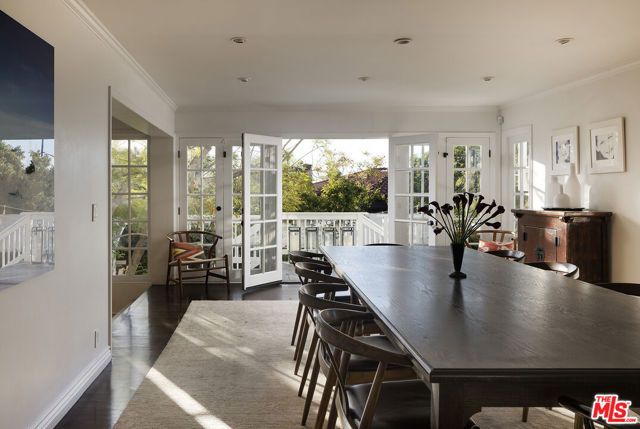 2558 Glendower Avenue, Los Angeles, CA 90027