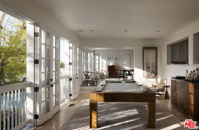 2558 Glendower Avenue, Los Angeles, CA 90027