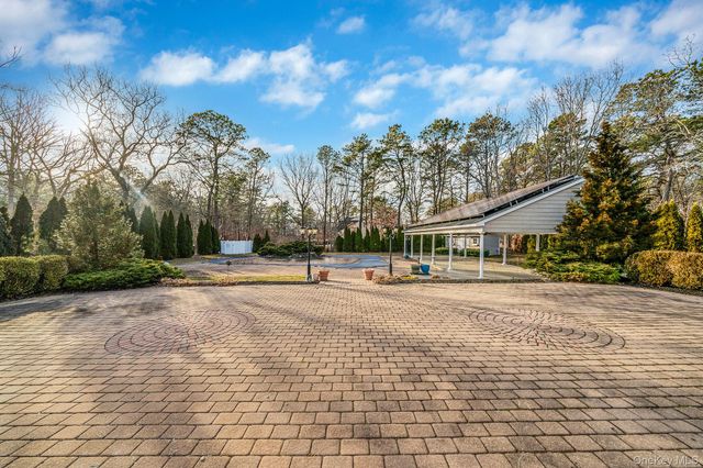 44 E Margin Road, Ridge, NY 11961