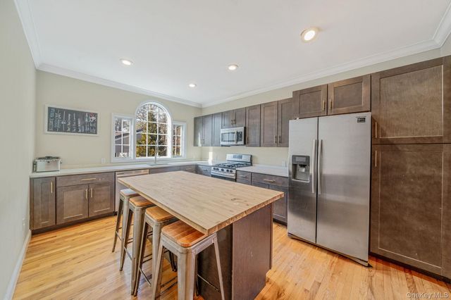 44 E Margin Road, Ridge, NY 11961