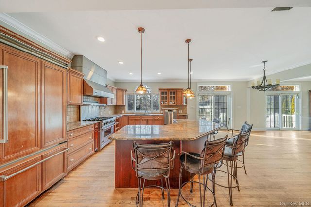 44 E Margin Road, Ridge, NY 11961