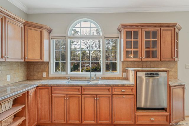 44 E Margin Road, Ridge, NY 11961