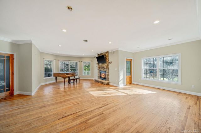 44 E Margin Road, Ridge, NY 11961