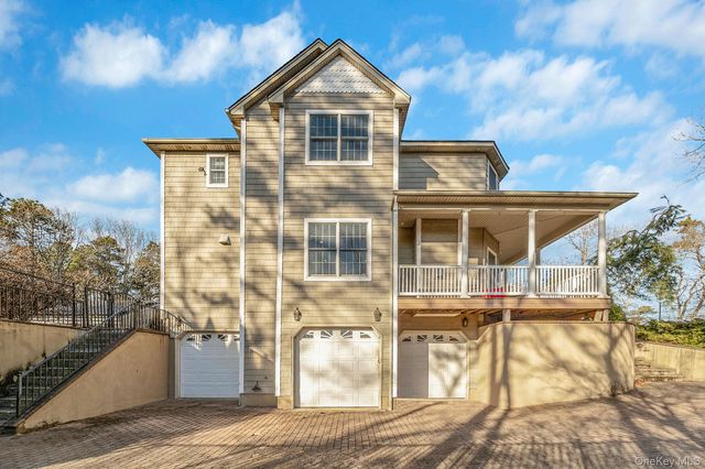 44 E Margin Road, Ridge, NY 11961