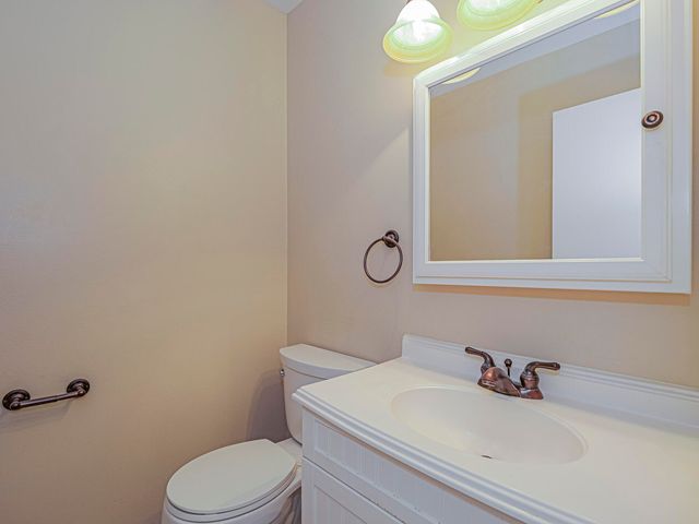 4 Vista Palm Lane 105, Vero Beach, FL 32962