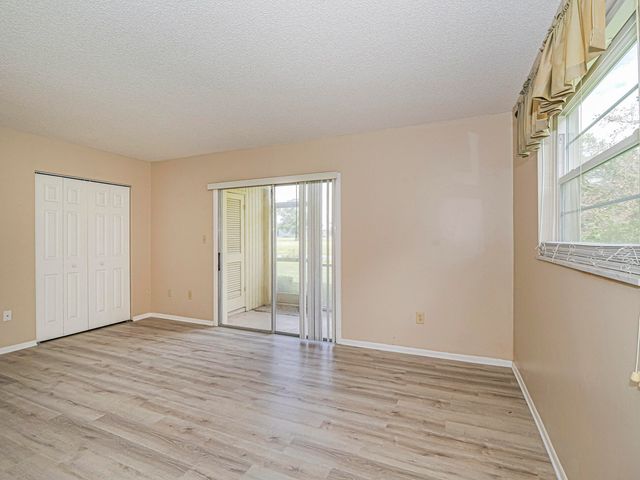 4 Vista Palm Lane 105, Vero Beach, FL 32962